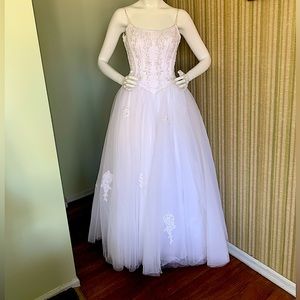 Oleg Cassini Wedding Dress Size 4
